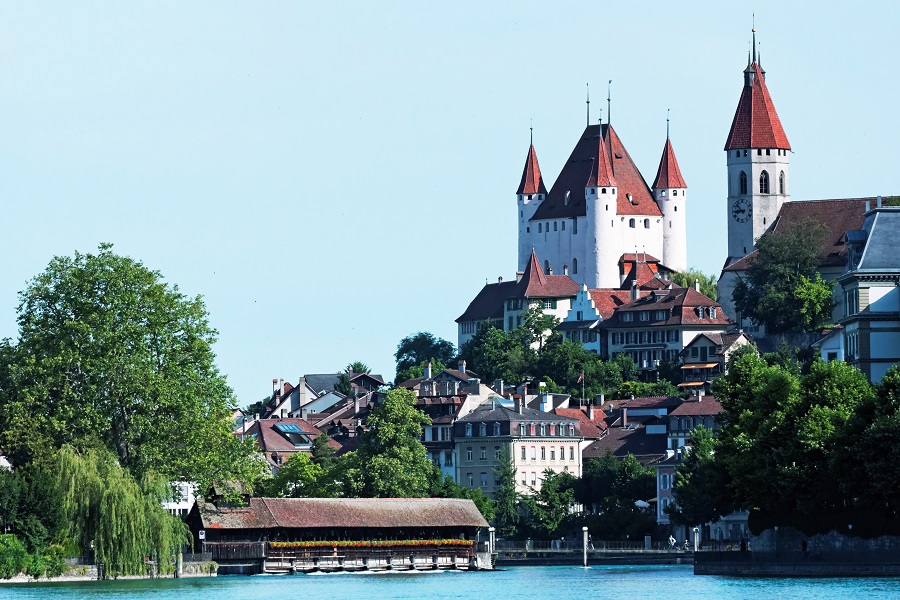 Schloss-Thun.jpg